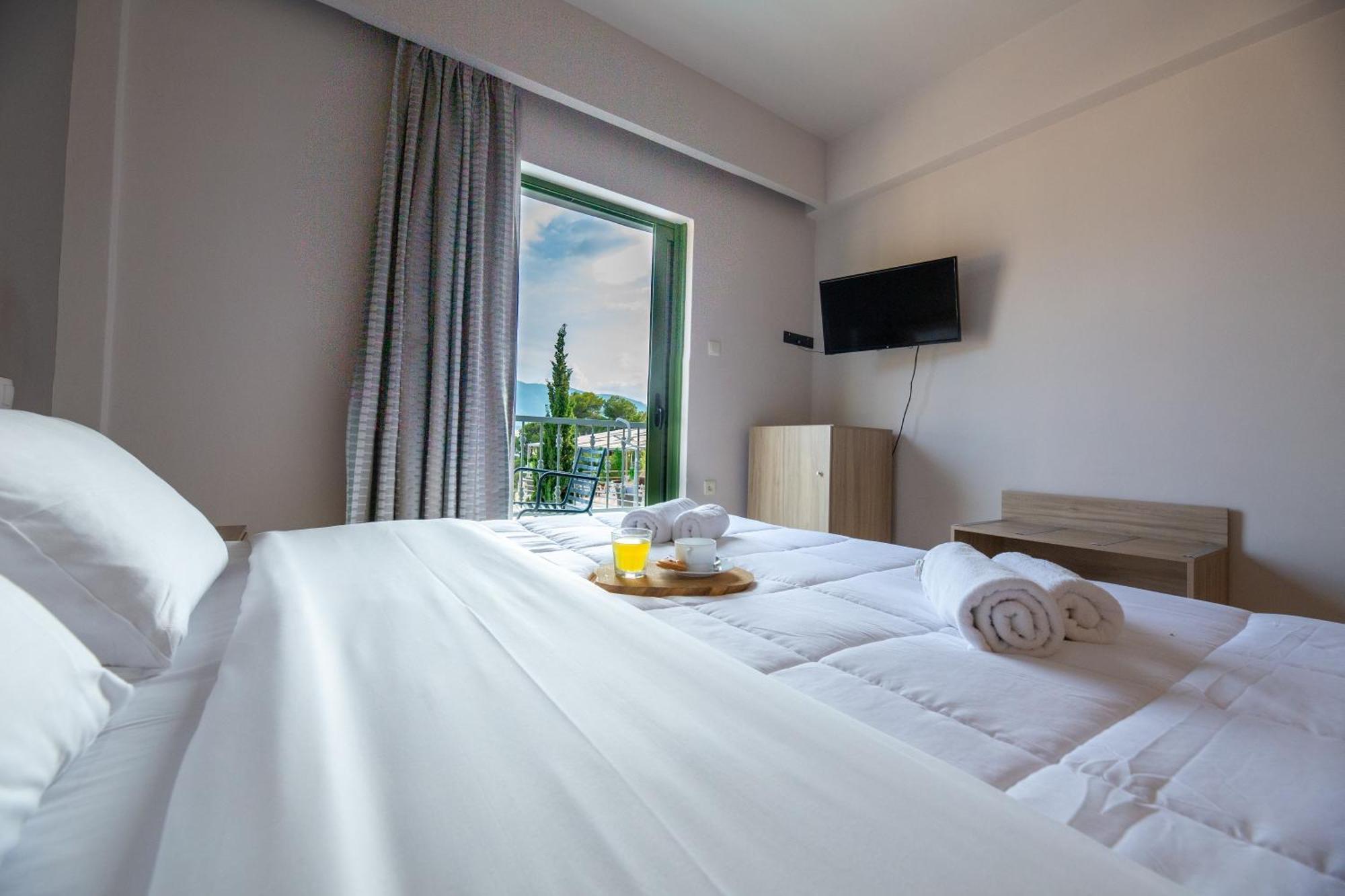 Evita'S Resort Poros Town Ngoại thất bức ảnh