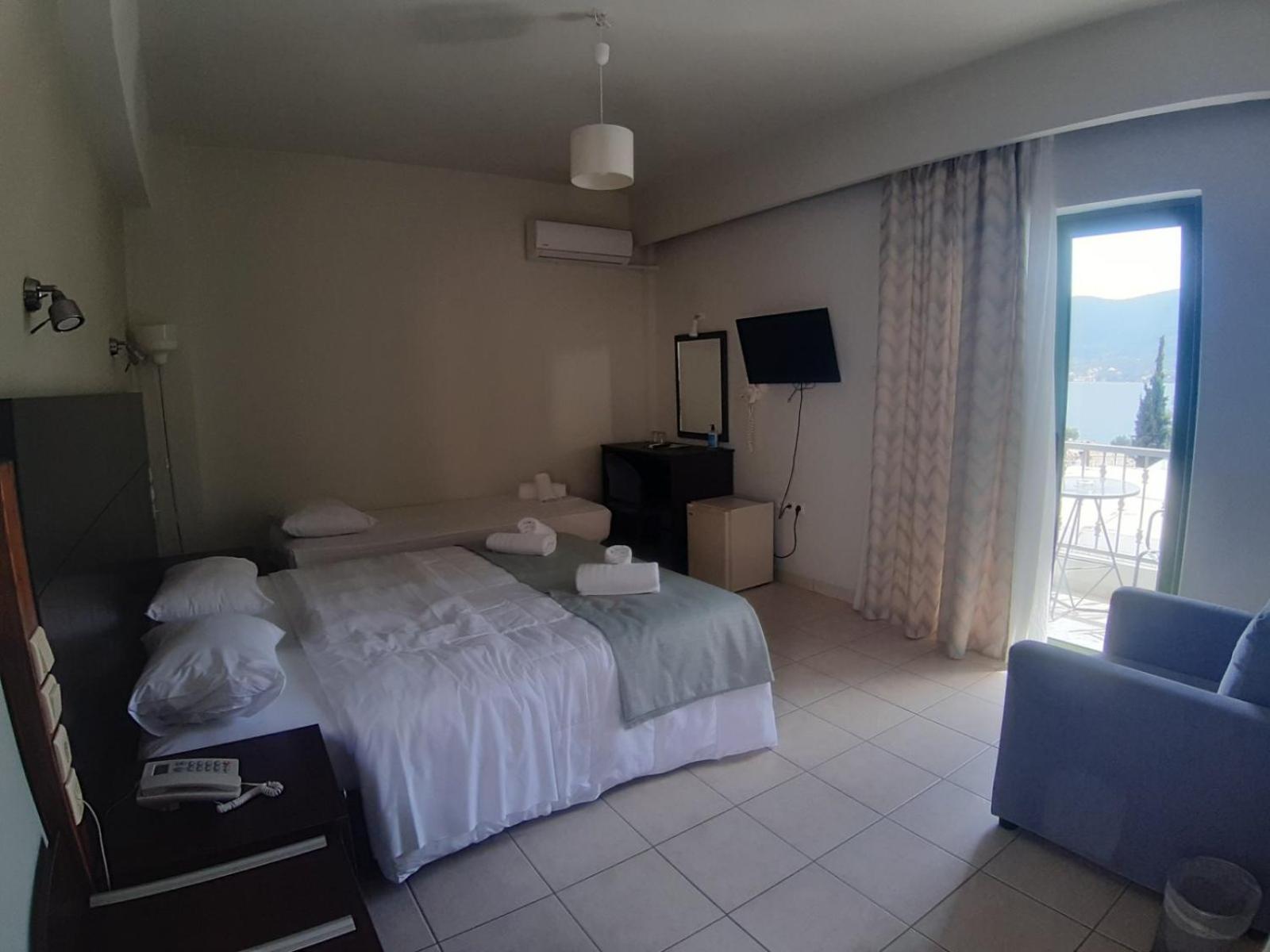 Evita'S Resort Poros Town Ngoại thất bức ảnh